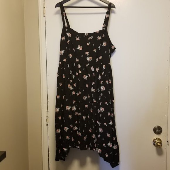 NWT Torrid - Black Floral Sharkbite Dress - 2XL - Picture 2 of 3